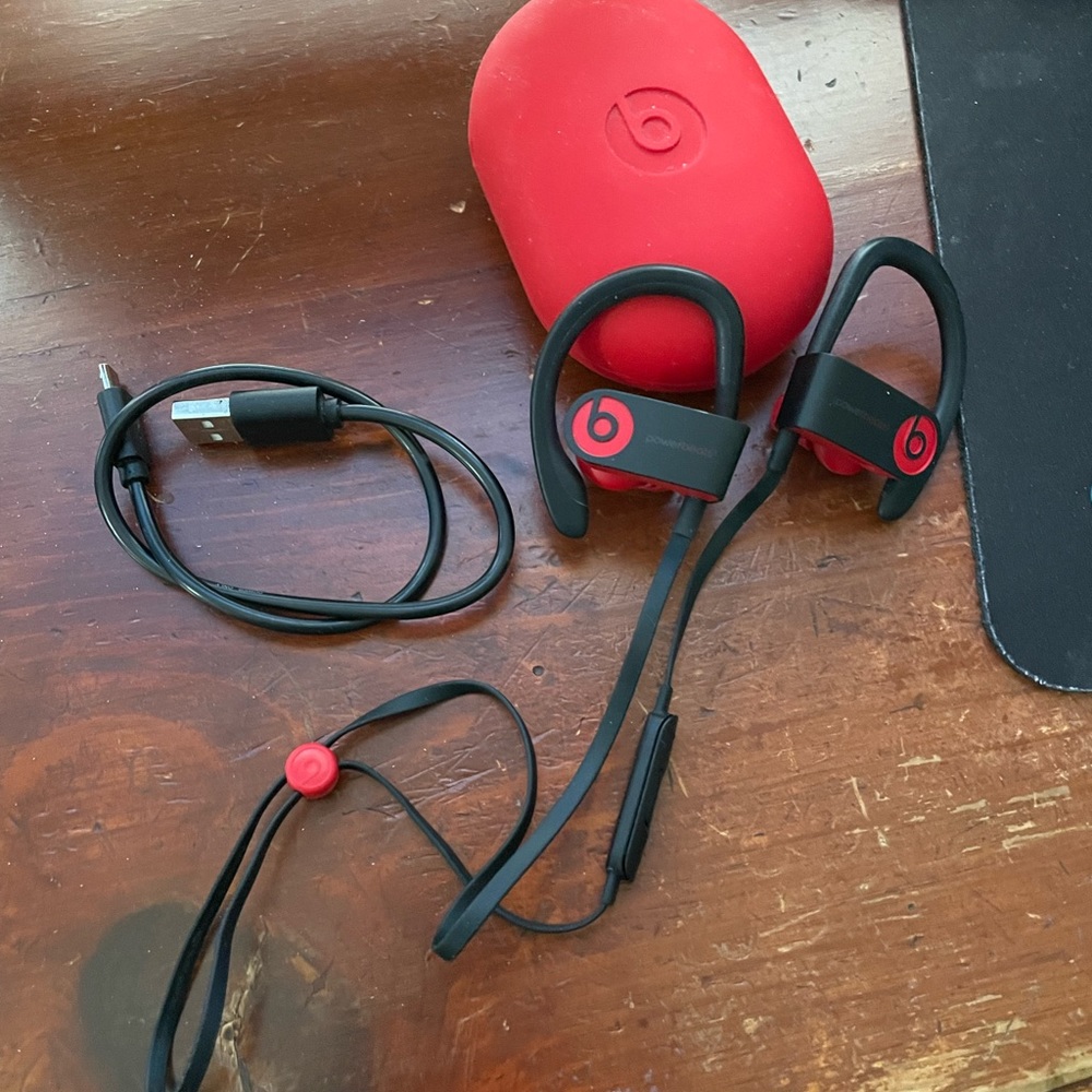 Powerbeats3 Wireless headphones Rare black & red color